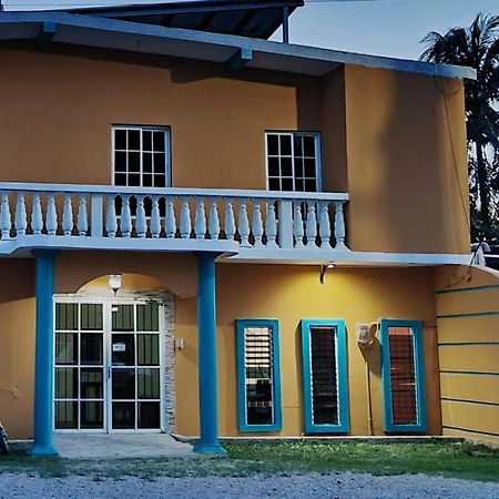Hotel Y Restaurante Casa Jardines San Benito Екстер'єр фото