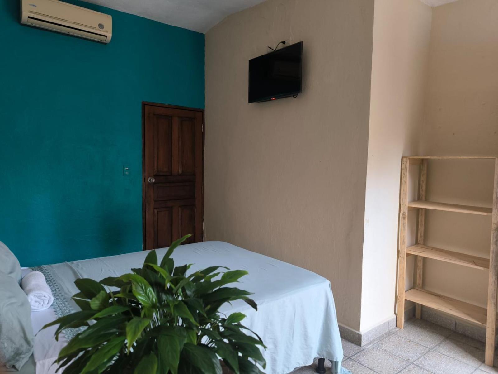 Hotel Y Restaurante Casa Jardines San Benito Екстер'єр фото