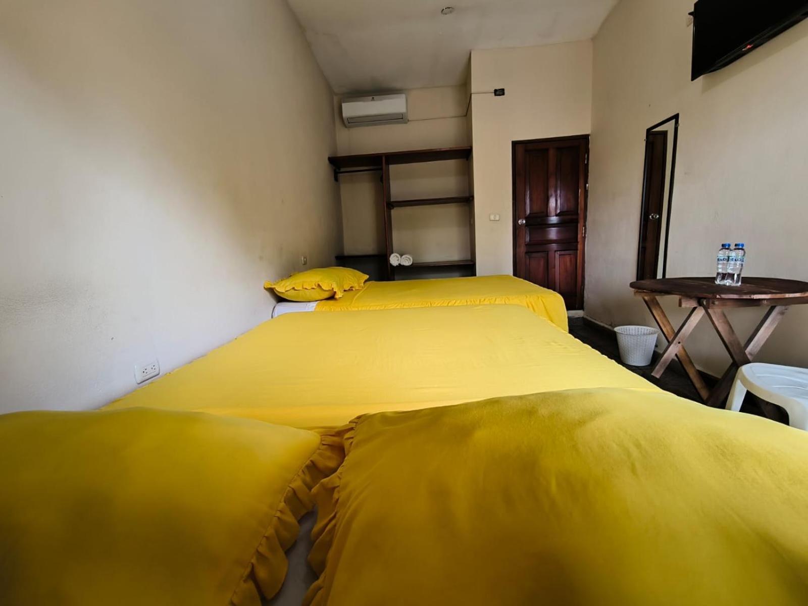 Hotel Y Restaurante Casa Jardines San Benito Екстер'єр фото