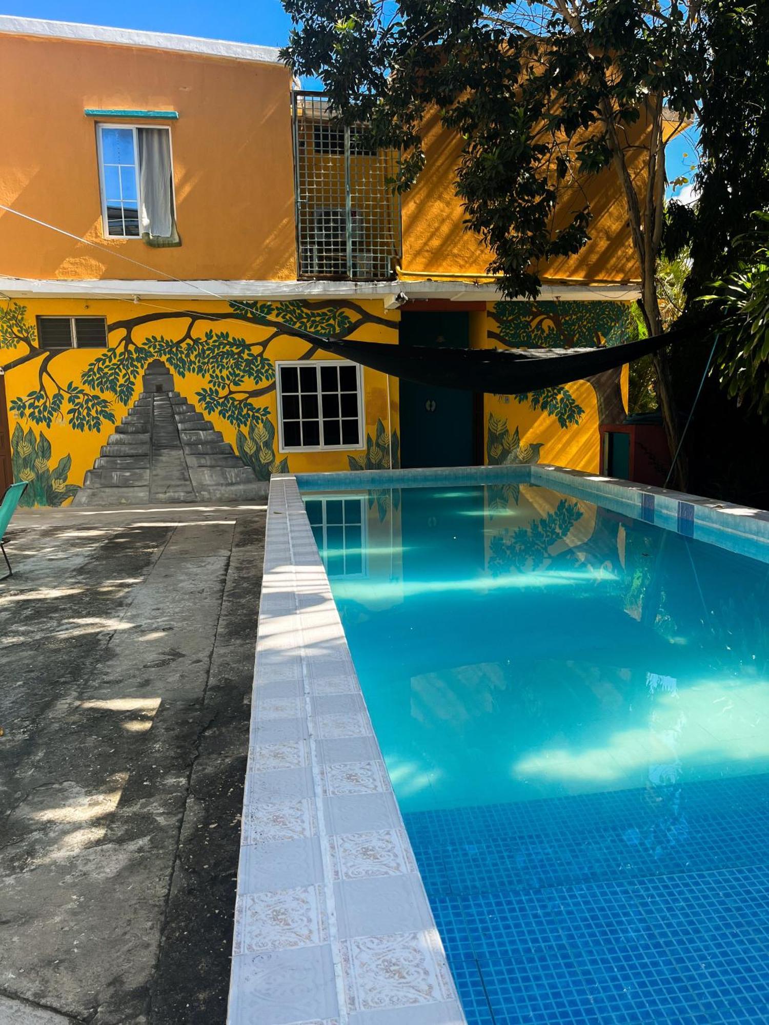 Hotel Y Restaurante Casa Jardines San Benito Екстер'єр фото