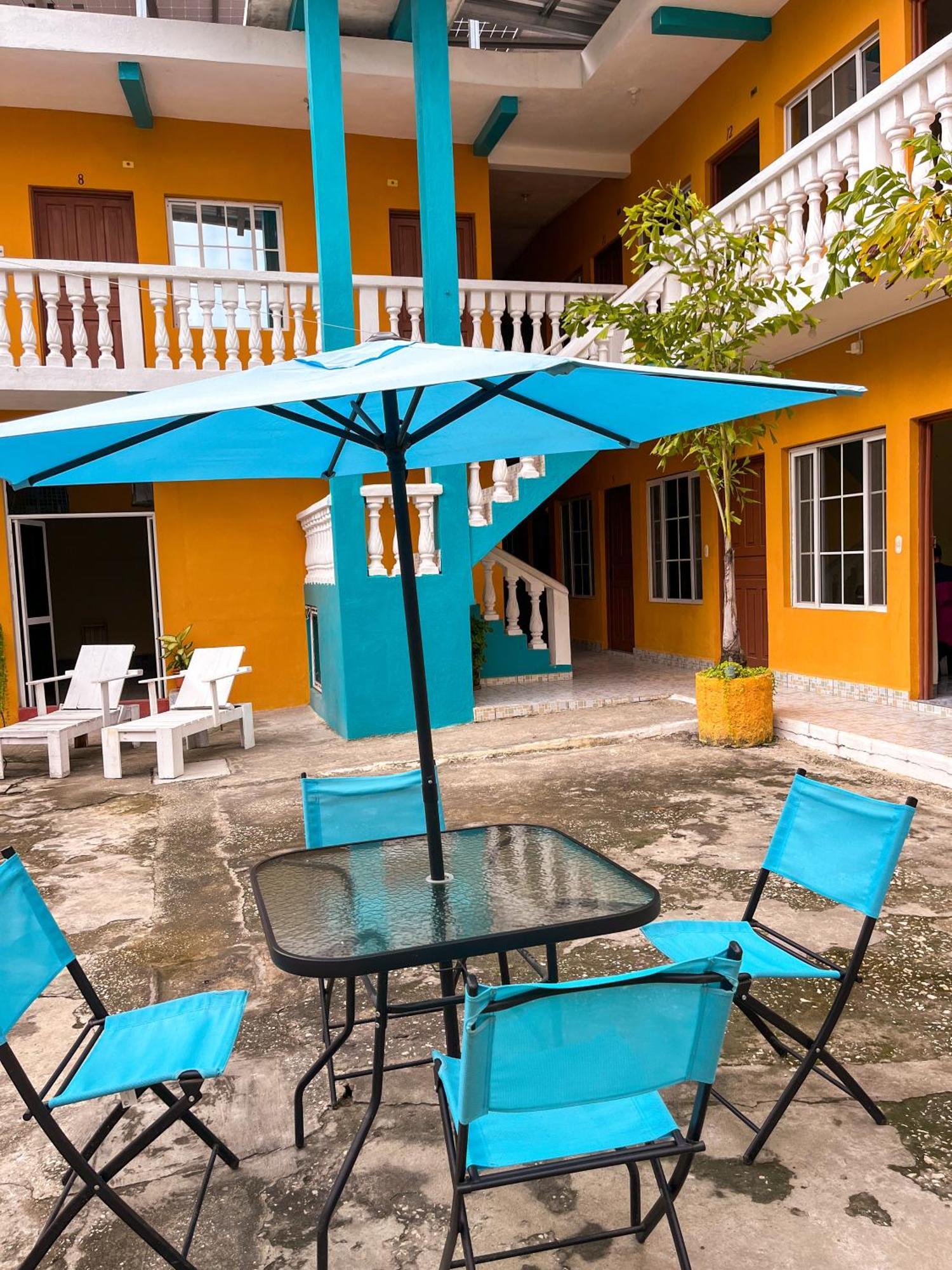 Hotel Y Restaurante Casa Jardines San Benito Екстер'єр фото